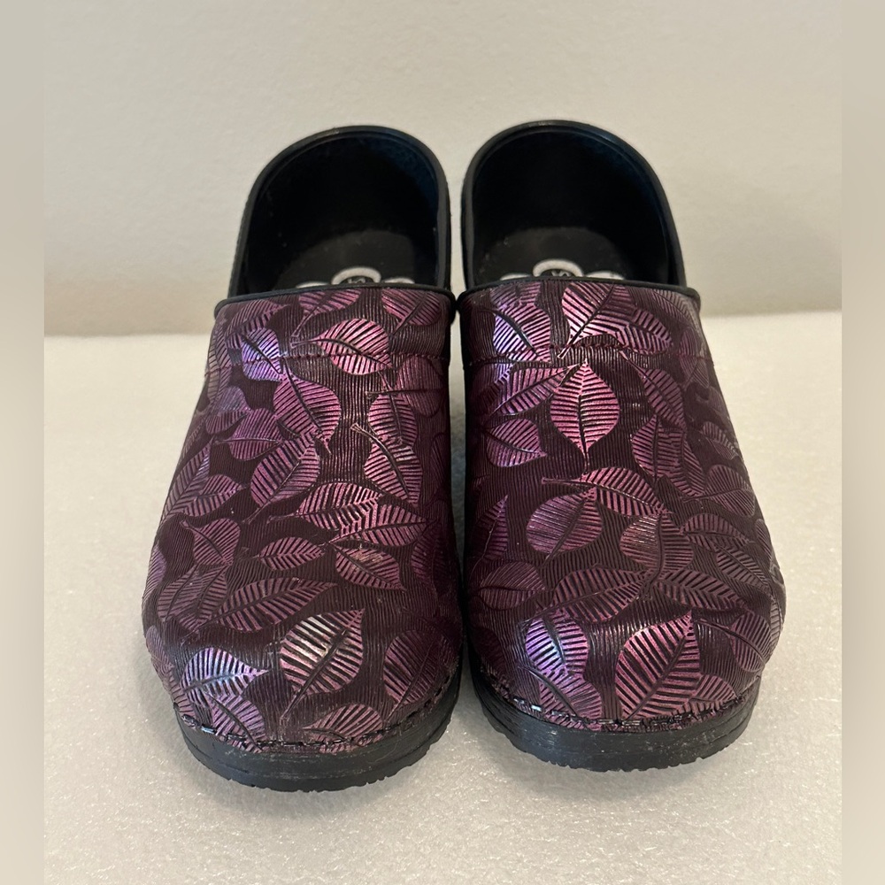 Sanita Purple Leaves Clogs Size 39 (8.5)